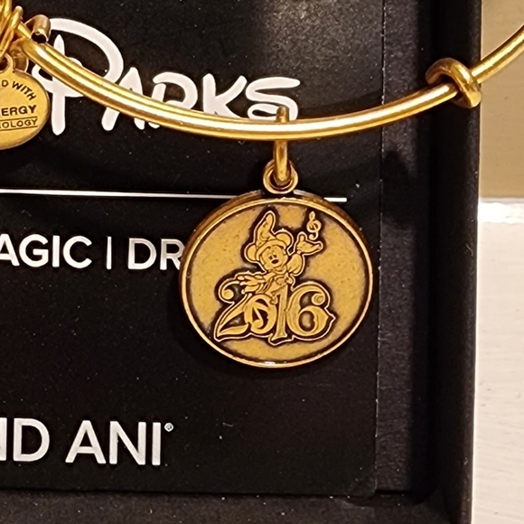 Alex and Ani 2016 Disney Mickey Braclet - Picture 2 of 3